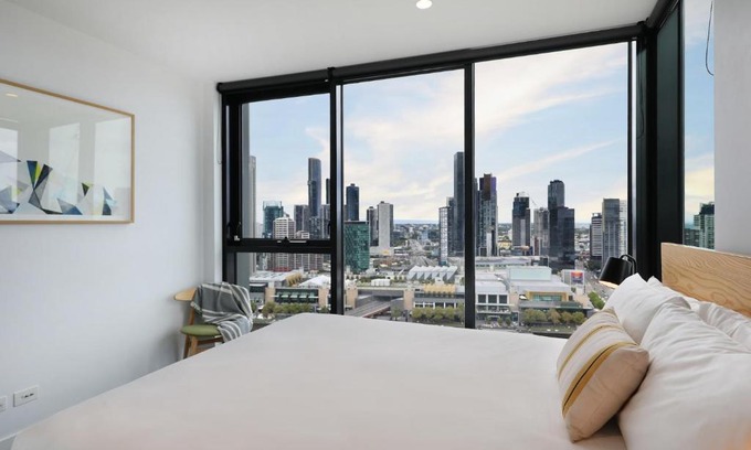 Melbourne Central Business District Apartment | The Canvas Apartment Hotel