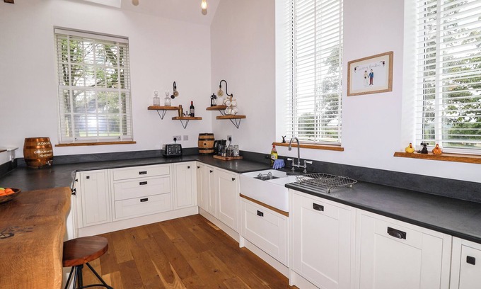 Holestone Moor Cottage | The Chapel