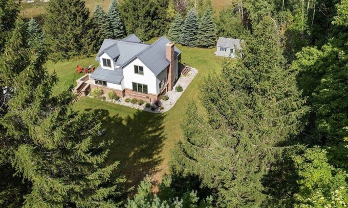 Cedar House | The Cherry Hill House