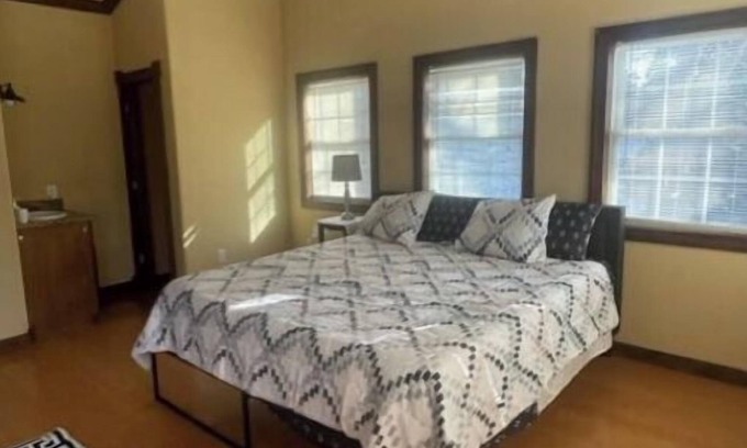 Bolivar Apartment | The Clark House
