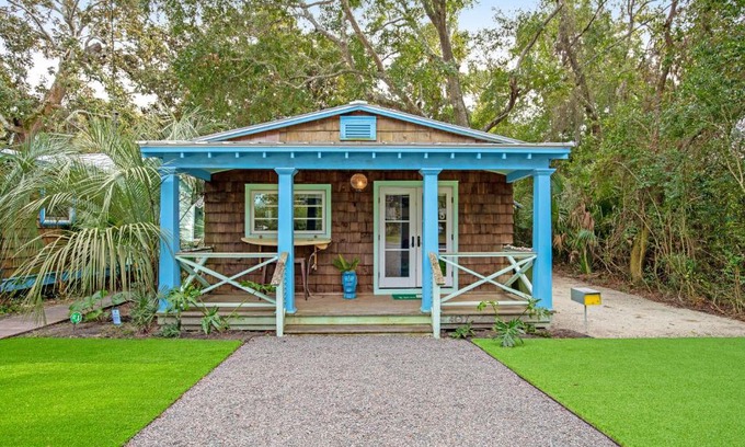 Folly Beach House | The Compound - 3 Cottages