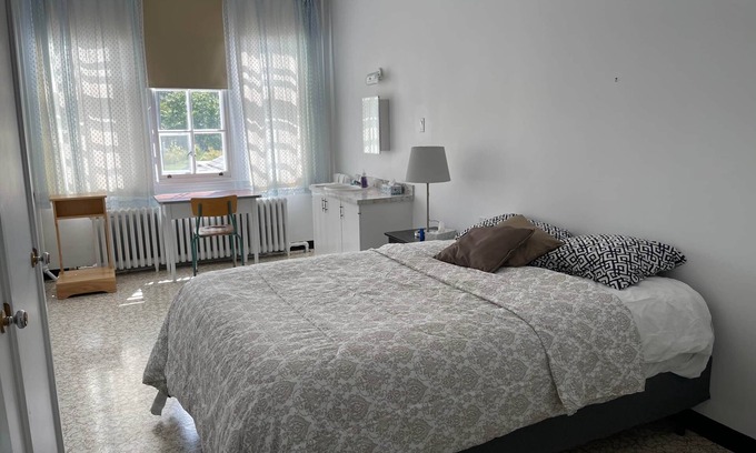 Sainte-Anne-des-Monts Hostel | The Couvent, 216 - chambre Queen