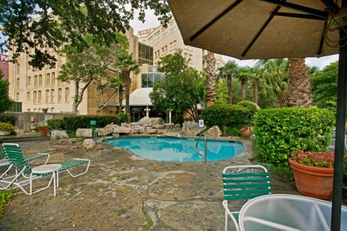Downtown San Antonio Hotel | The Crockett Hotel