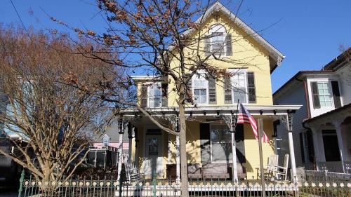 Cape May House | The Daisy Cottage- Whole House Rental