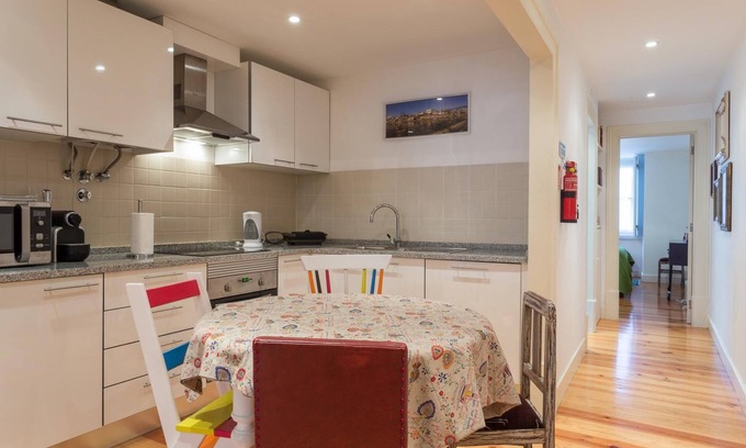 Misericordia Apartment | The Day Tripper at Chiado