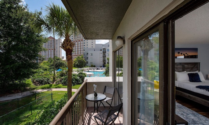 Florida Center Apartment | The Enclave Hotel and Suites