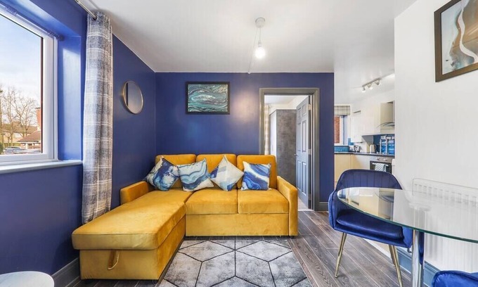 Marlborough Apartment | The Exquisite Harrow Gem -Parking