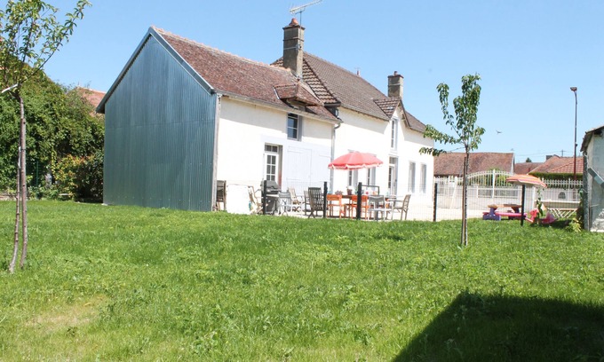 Villechetif House | the farm of my childhood, country house close to all amenities