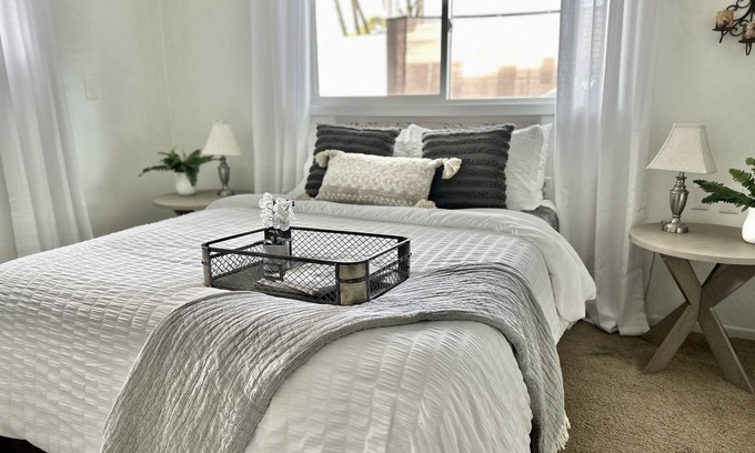 Tigard House | The Fireside Suite - Cozy - 2BR Home, Pet-Friendly