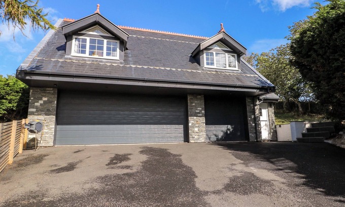 Llandudno Junction House | THE GATEKEEPERS COTTAGE - SKERRY VORE in Llandudno Junction