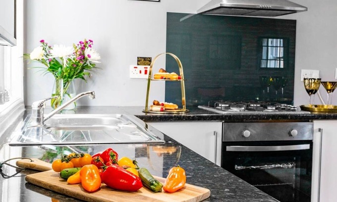 Chester Apartment | The Gathering Chester 1 Sleeps 14 Very Close to City Centre