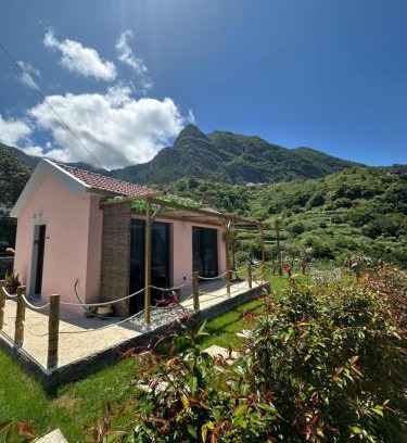 Sao Vicente Ski Chalet | The Green Valley House II