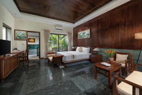 Hoa Lu Hotel | The Greenary