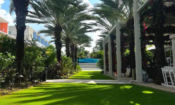 Seven Mile Beach Apartment | The Grove