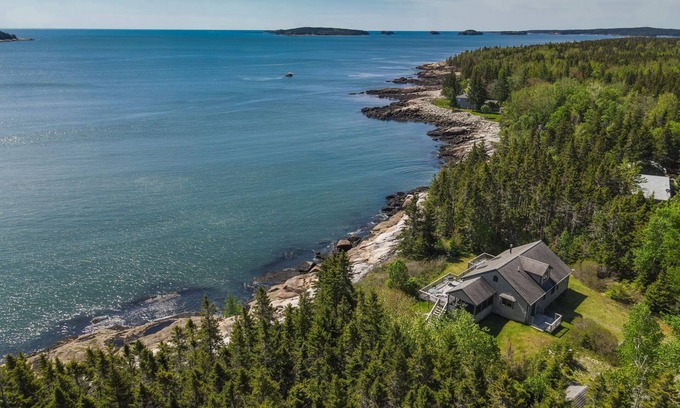 Milbridge House | "The Hall House" - Waterfront 3-bed plus loft, Sleeps 8