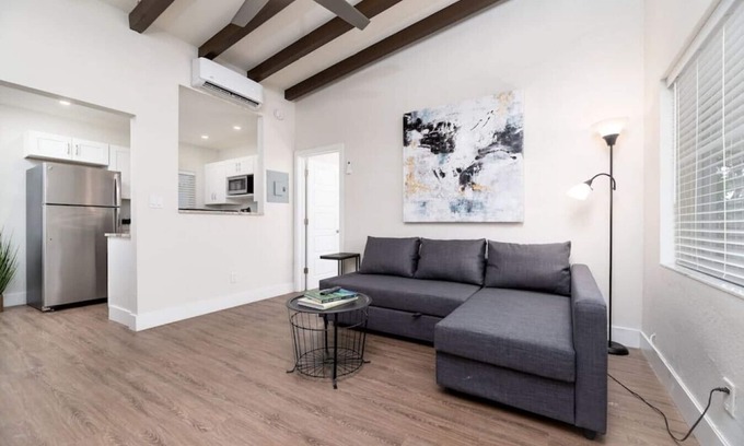 Lake Ridge Apartment | The Hideaway at Lake Ridge #3