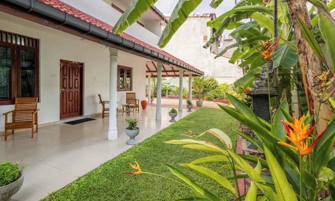 Mount Lavinia House | The Islands Breeze Villa