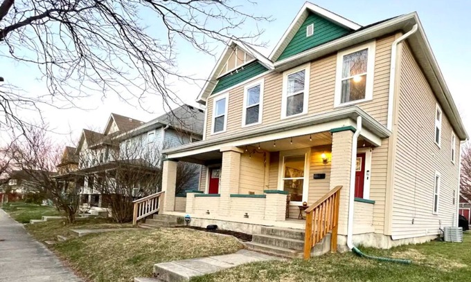 Near Eastside House | The Jefferson Duplex - 10min to Downtown!