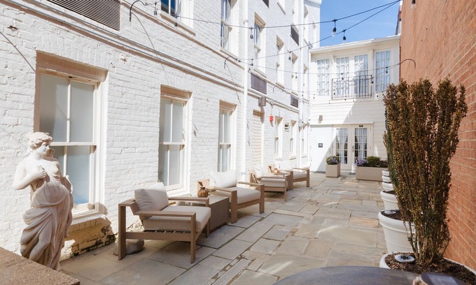Old Town Alexandria Apartment | The King Street House by Kasa
