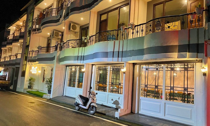 Bhimtal Hotel | The Lake Hill