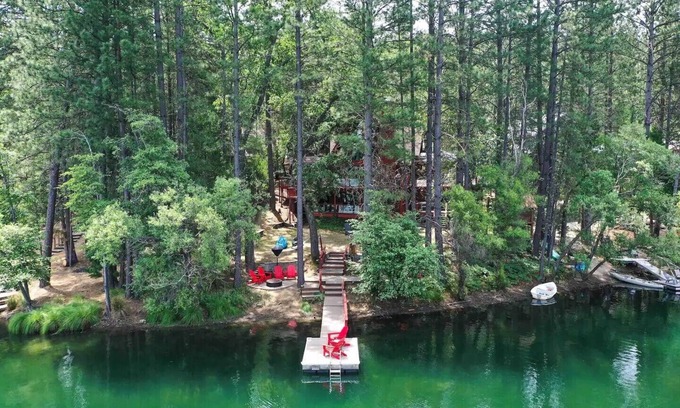 Groveland Cabin | The Lake House at Pine Mountain LakenFamily Lake House, Private Dock & Yosemite!