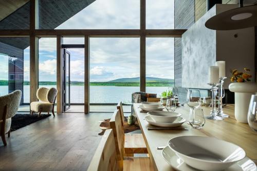 Akaslompolo Apartment | The Lakeview by Hilla Villas