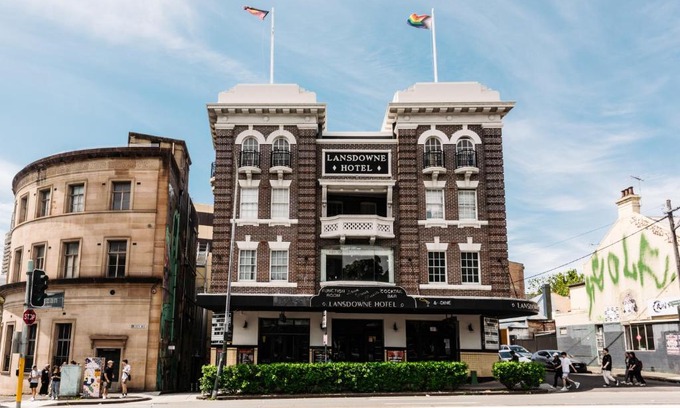 Chippendale Hostel | The Lansdowne Hotel