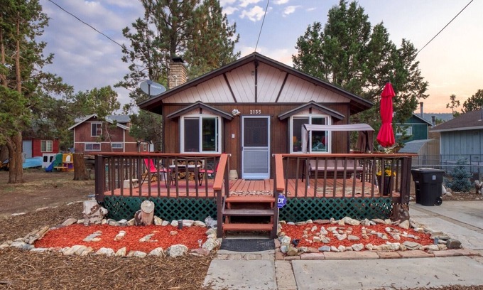 Woodlands House | The Little Cabin That Could - Get Cozy In Big Bear 2 Bedroom Home by Redawning