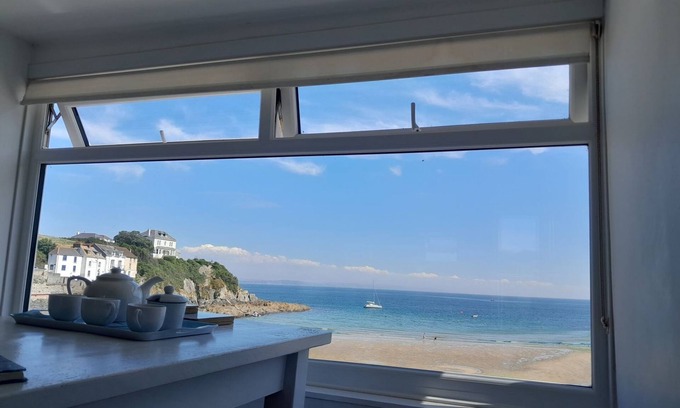 Portmellon Cottage | THE LOFT AT BEACH HOUSE, family friendly, with a garden in Mevagissey