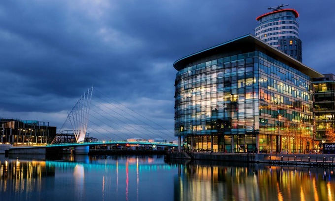 Trafford Apartment | The Lower Gathering - Sleeps Up To 13