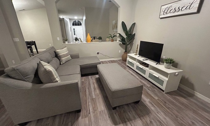Ruskin House | The Lux guesthouse is your home away from home!