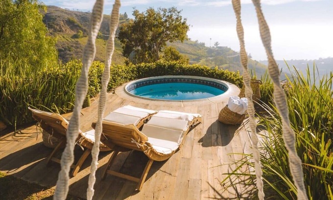Malibu Villa | The Malibu Ranch /Ocean views & alpacas