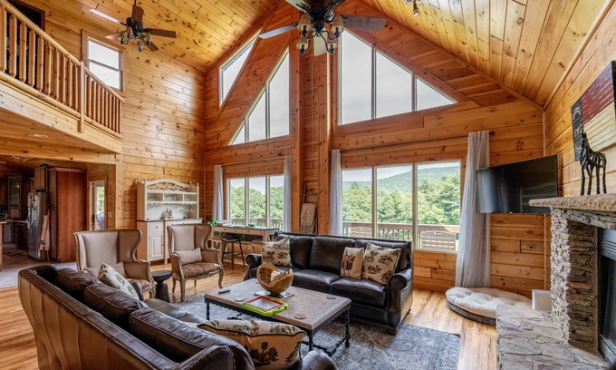 Ennice Ski Chalet | The Manor House at Saddle View Farms
