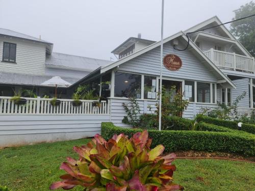 North Tamborine Hotel | The Manor Tamborine Mountain