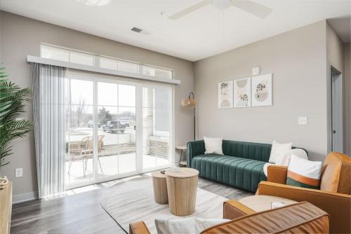 Whitestown Apartment | The Maureen Whitestown