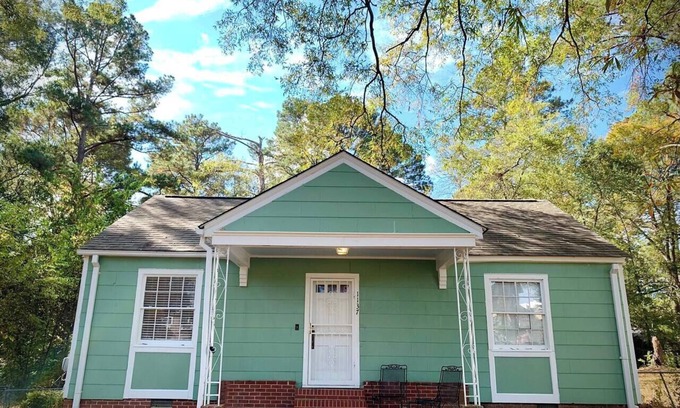 Fondren House | The Mockingbird Crew House - 3 Bedroom, 2 Bath home in North Fondren