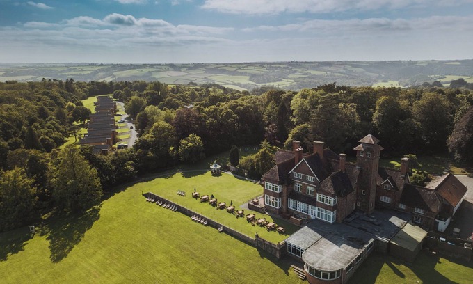 Newton Abbot Villa | The Mole Resort - Lodges