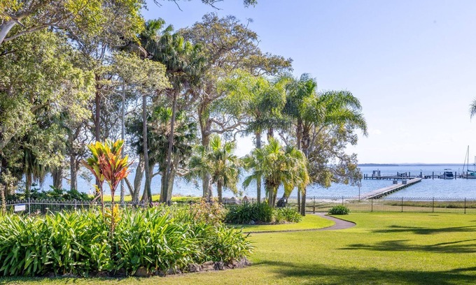 Soldiers Point House | The Moorings 22, 4 Cromarty Rd - stunning townhouse with water views