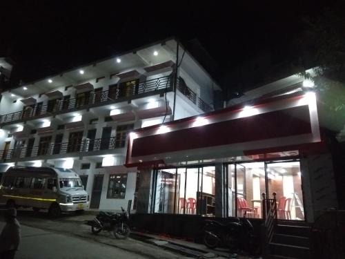 Guptkashi Hotel | The Mrityunjaya Palace 3 Star hotel in Guptakashi
