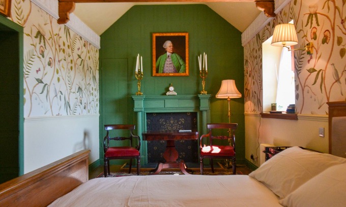 Castle Douglas Bed & Breakfast | The Munches Room at Buittle Castle, a Georgian Style Stay in a Medieval Castle