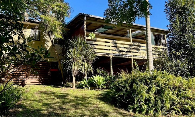 Bermagui House | THE Nest - Central comfortable pet friendly home - 9 Dromedary Court