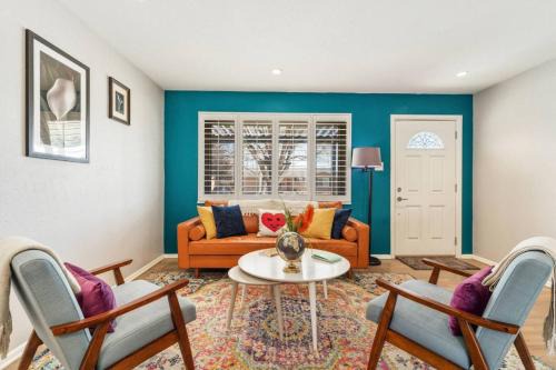 Washington Virginia Vale House | The New Cherry Creek Retreat. 4BR. Large Back Yard