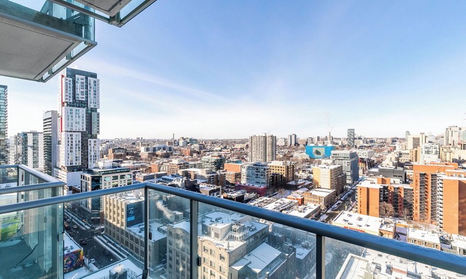Downtown Toronto Apartment | The Noho Entertainment District