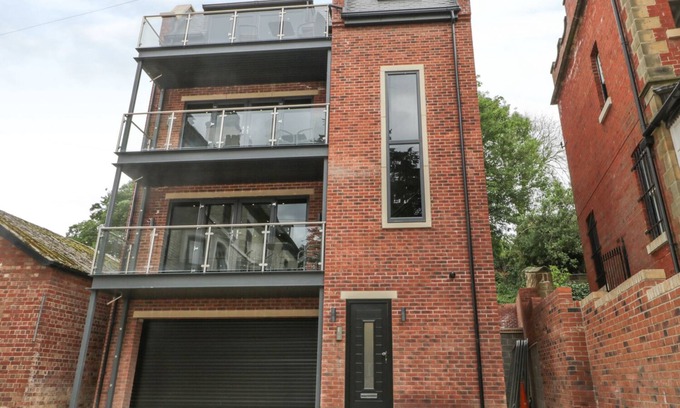 Whitby Cottage | THE OFFICE GARDENS, APARTMENT 3, family friendly in Whitby