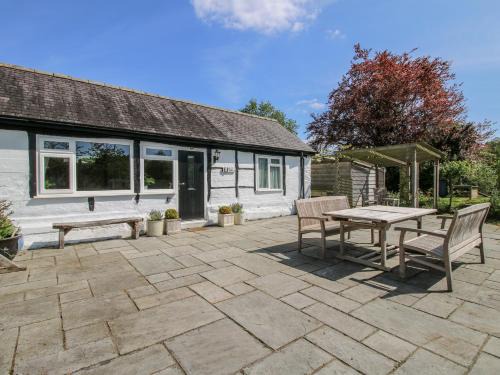 Llansantffraid-ym-Mechain House | The Old Beams at Pont y Forwyn