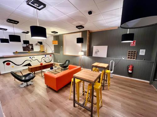 Mieres Hostel | The Orange Teddy Bear Hostal La Peña