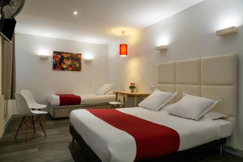 Necker Hotel | The Originals City, Hôtel Lecourbe, Paris Tour Eiffel
