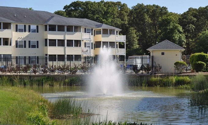 Rehoboth Beach House | The Palms * 3BR LUXURY CONDO w FREE POOL ACCESS - Sleeps 8 - 10