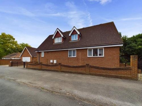 Staines House | The Penton Guest House