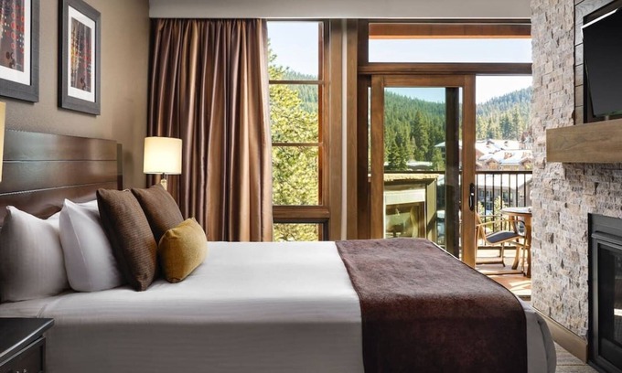 Truckee Resort | The Perfect Mountain Getaway in Lake Tahoe!